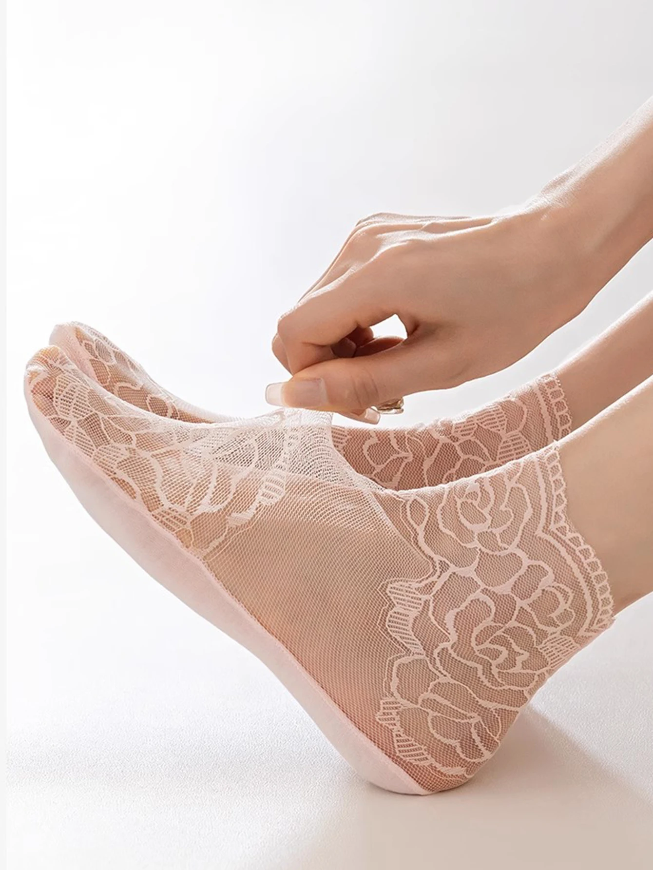 5Pairs High Quality Fashion  Lace Mesh Women Sock Transparent Summer Floral Lady Girl Thin Breathable Short Socks For Women ﻿