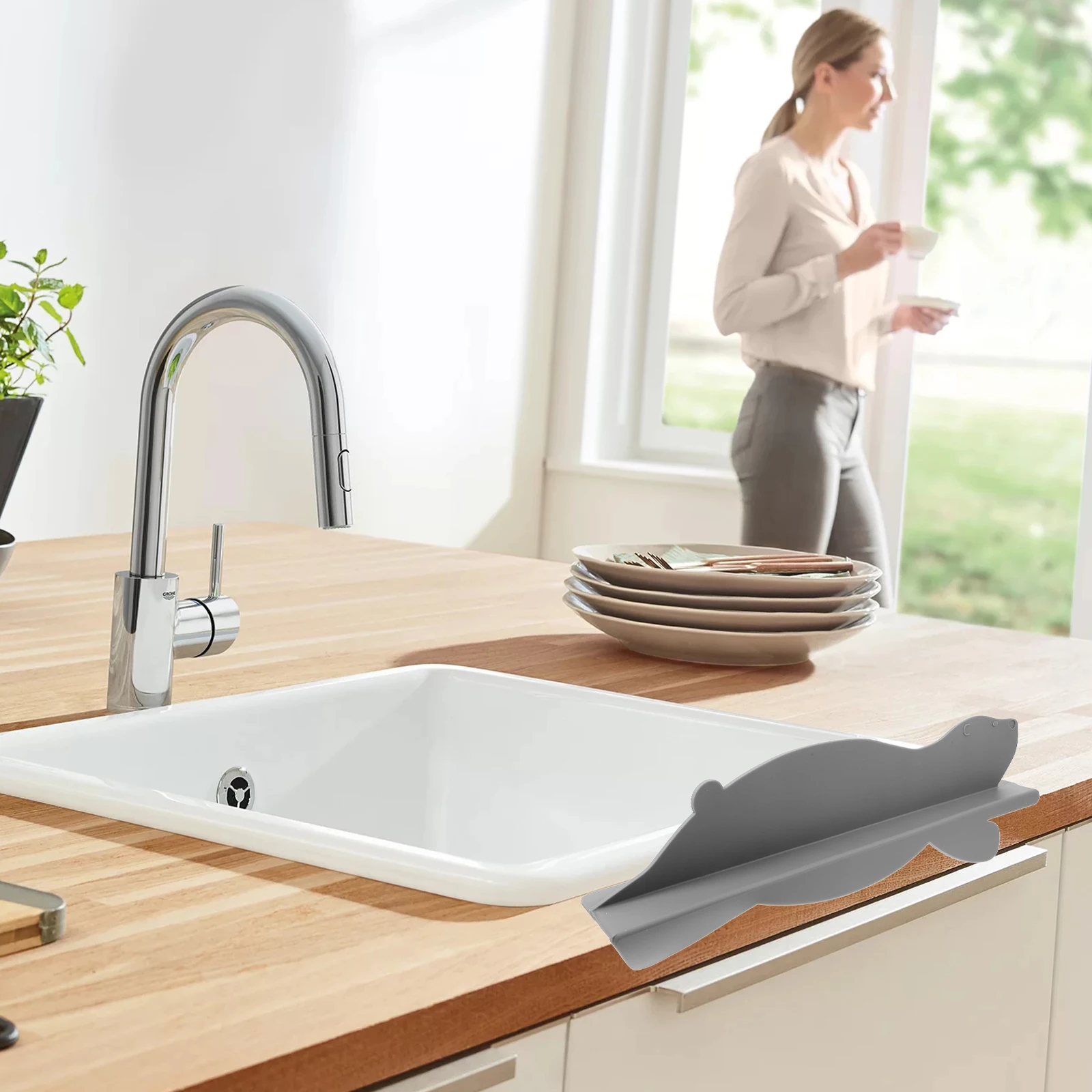 

Kitchen Sink Splash Guard Animal Shape Sucker Stable Fix Splashing Baffle Waterproof Plate Household Sink Anti-Splash Plate