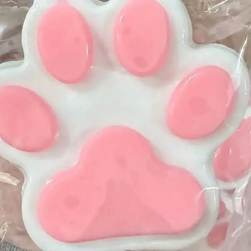 1PC Cat Paw Squeeze Toy Soft Sticky Silicone Stress Relief Decompression Pinching Toy for Adults Kids Stress Relief Toys