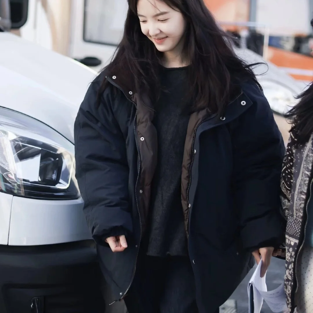 ゆったりフィットの白いダウンジャケット、紐付きバーネットエイトミルクウォームコート、通勤用ミドル丈コート