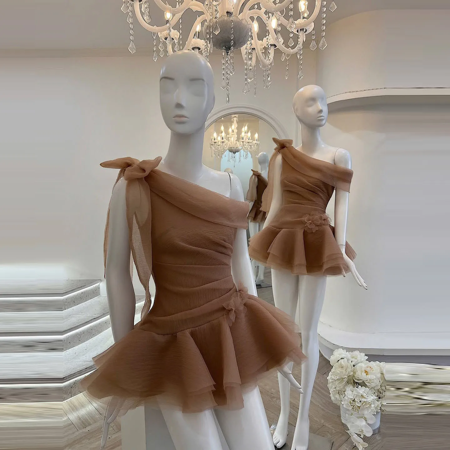 

Cute Shoulder White Chiffon Dress with Ruffled Hem and Bow Detail for Women's Special Occasion Wear Design Perfect for Parties