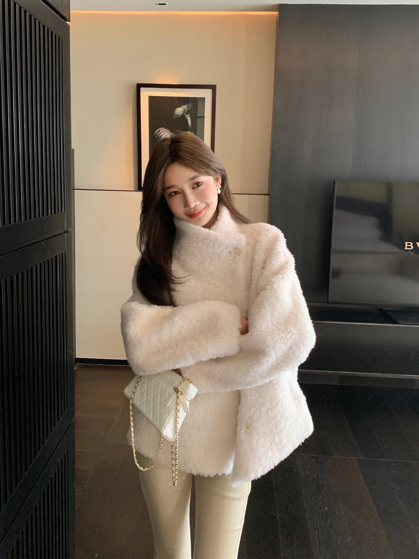 

Женское пальто из овчины с интегрированной шерстью и кожаными элементами, комфортное и теплое, однотонное, универсальный крой, в корейском стиле, с длинными рукавами