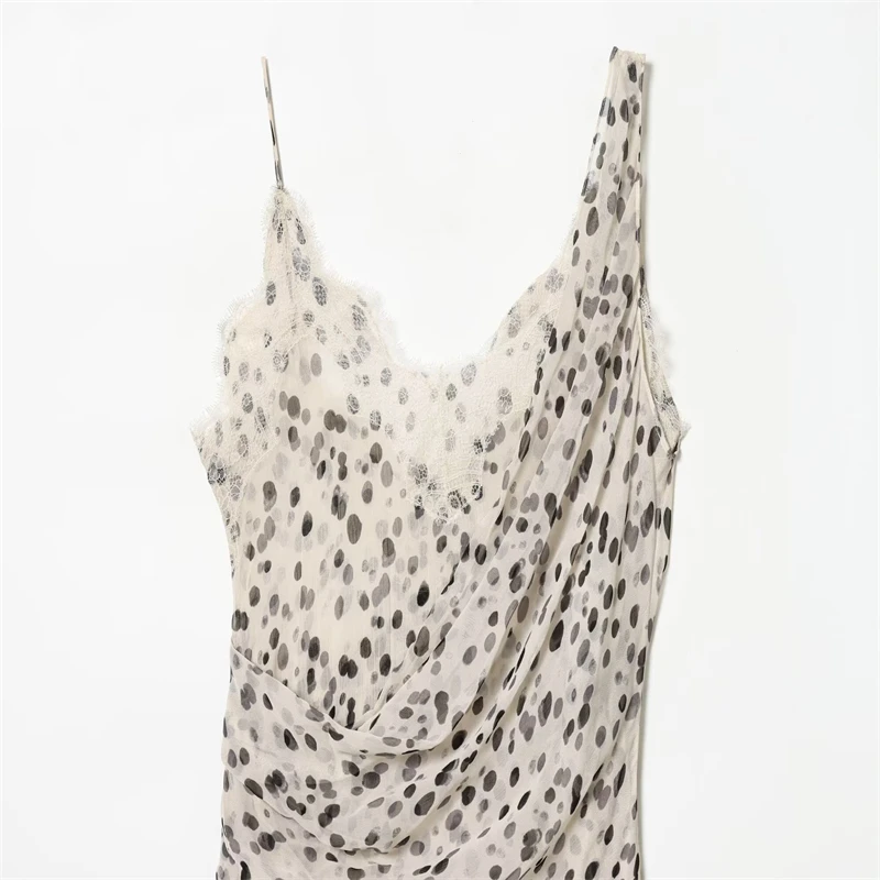 Asymmetrische cami-jurk met stippen en kanten rand voor dames - Mini-jurk met spaghettibandjes en ruches met V-hals voor feest en avondje uit