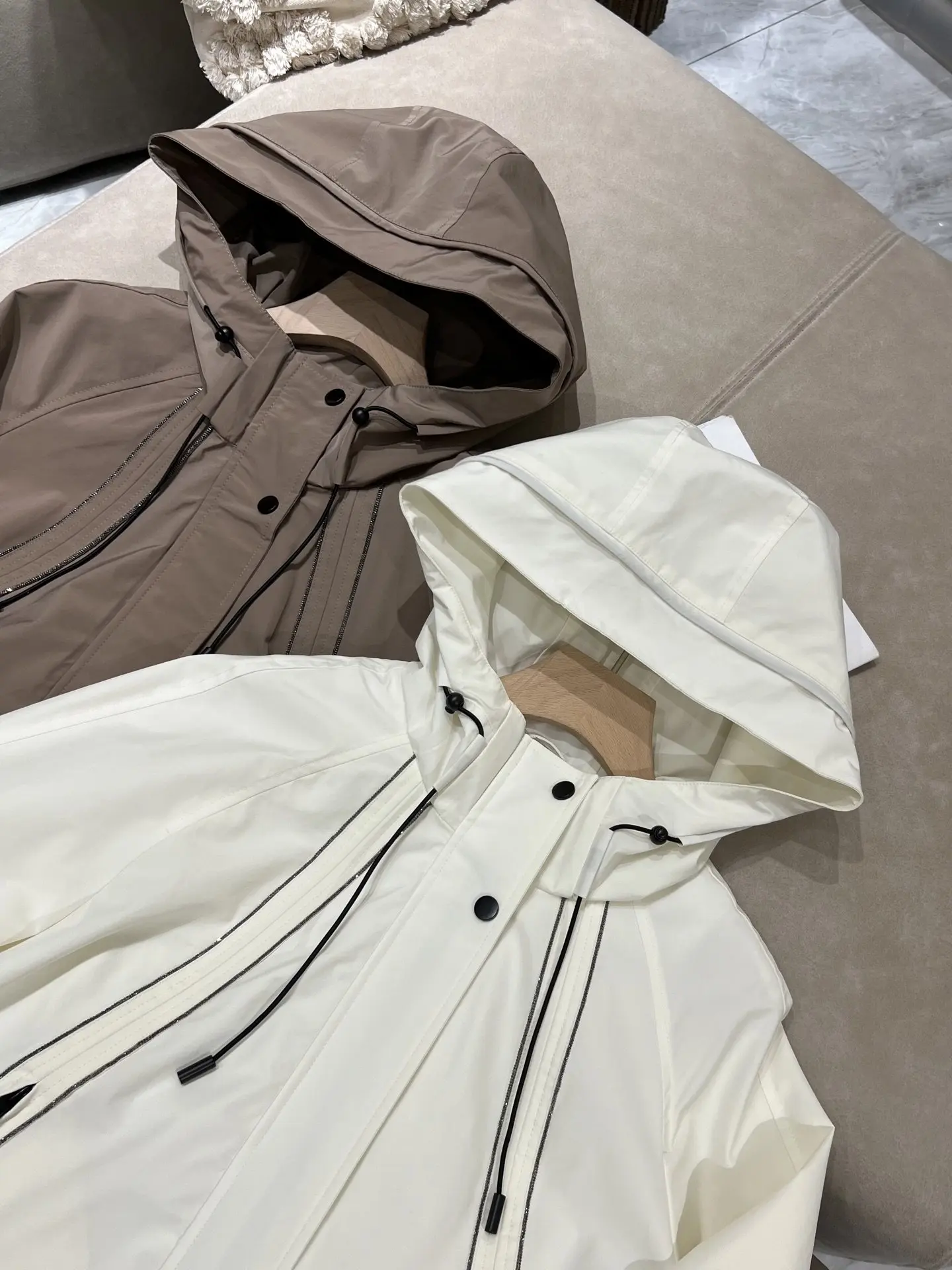 جديد الخريف / الشتاء عالية الجودة عارضة مقنعين سترة قصيرة عارضة للنساء.