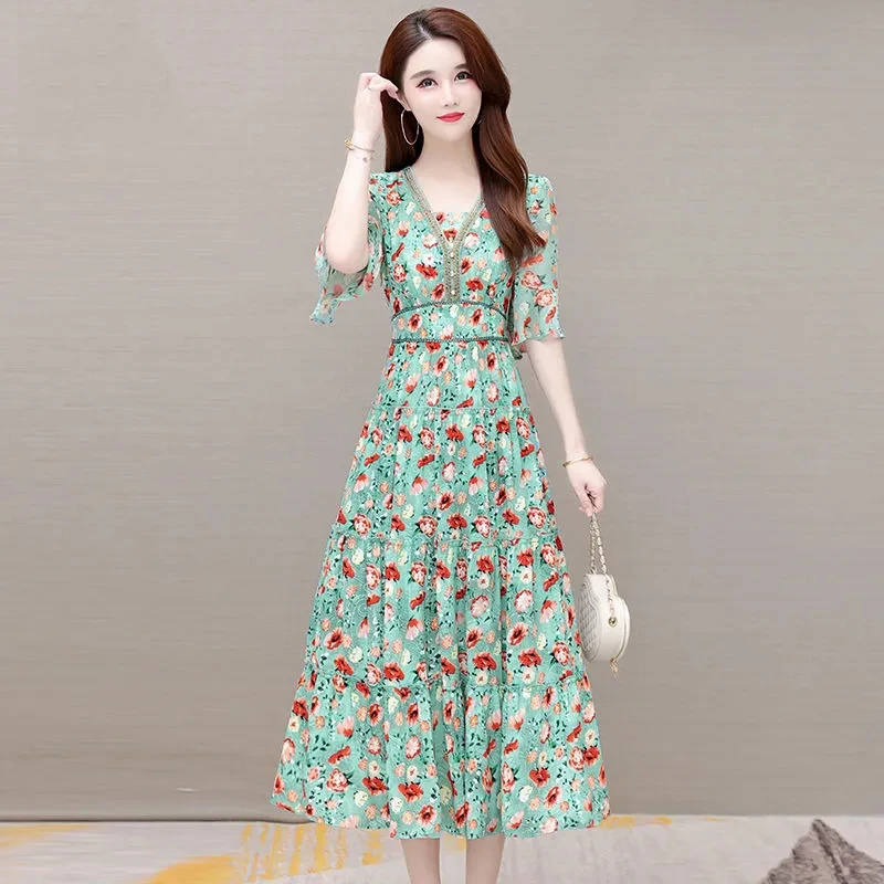 

High end chiffon dress women's summer 2022 new foreign temperament mother looks thin and age reducing Floral Dress