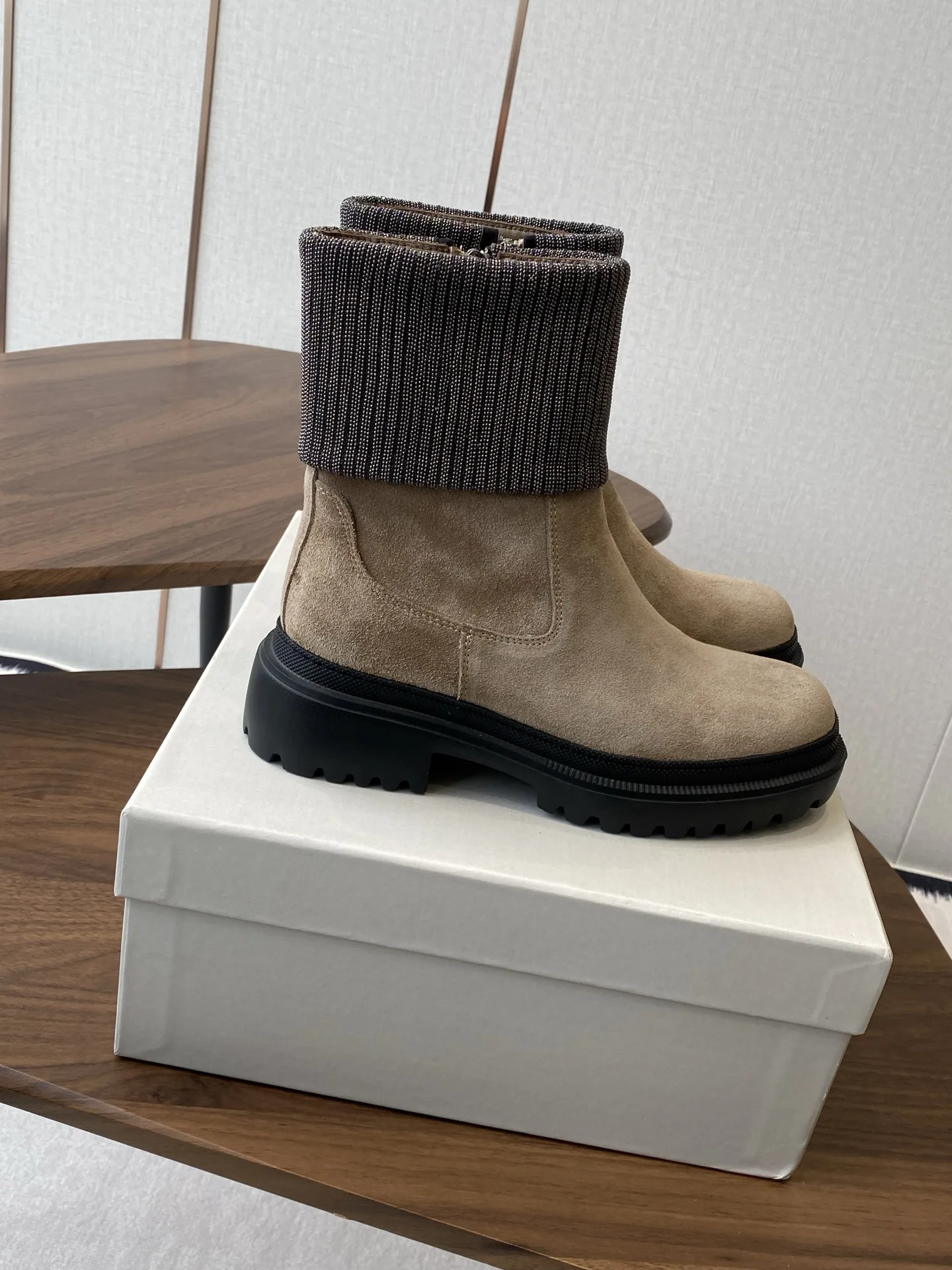 

Осень-зима должны морозостойкость, теплая серия Bc с блокировкой температуры, хорошая ветрозащита, постоянная температура, вкус, мода