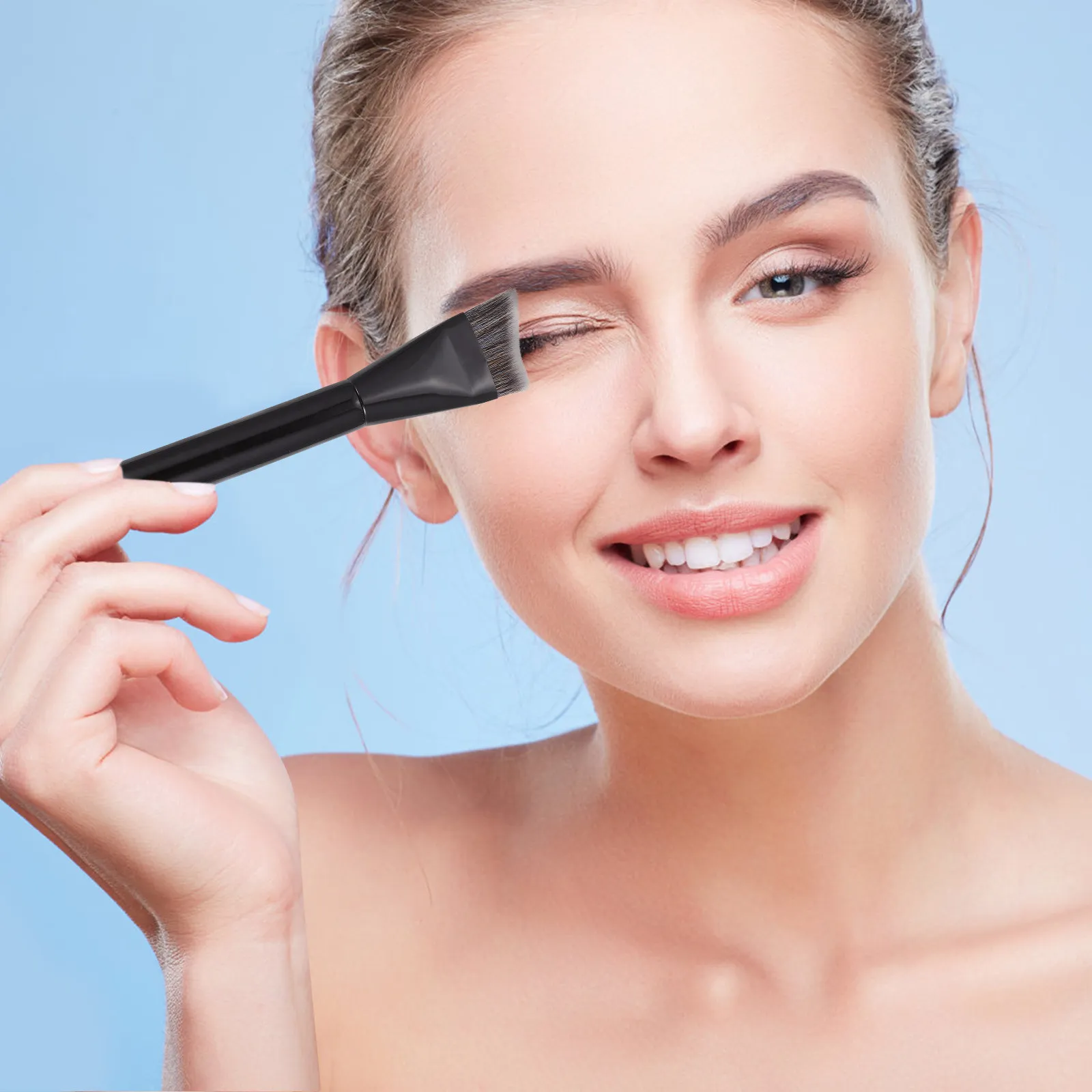 

Кисть для макияжа, 1 шт., ярко-черная, с деревянной ручкой, изогнутая, для контуринга, многофункциональная, V-образная, для точечного нанесения, трехмерная