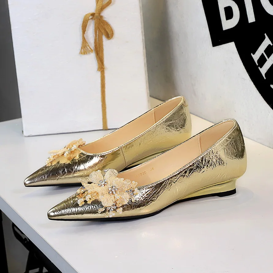 

Женские туфли 2026: летние, ретро, с цветочным узором, стразами, на заостренном каблуке-танкетке, с одной подошвой, для женщин