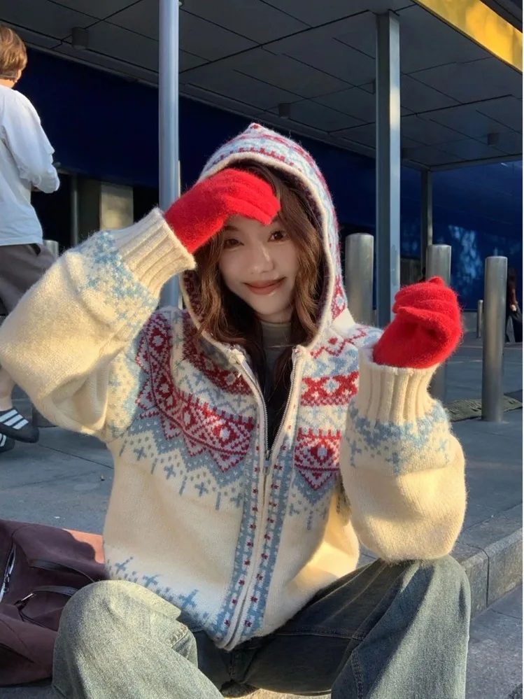 جزيرة الفراء محبوك سترة معطف المرأة Cisas اللون بلو قبعة Cisas منقوشة Thiened ربيع الخريف الشتاء وصول جديد