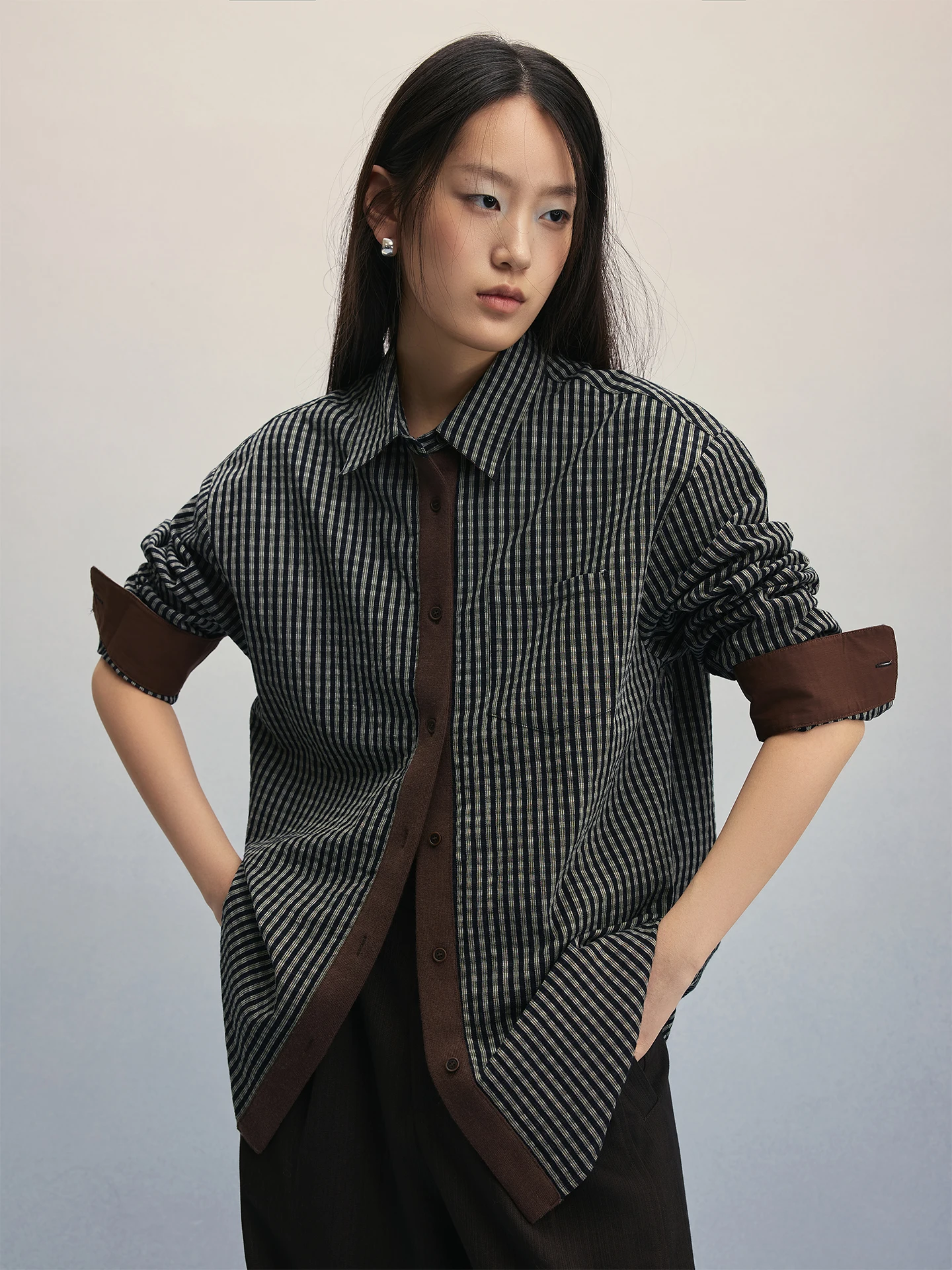 

CAREMIND Женская свободная повседневная рубашка с длинным рукавом, контрастными цветами и ретро-текстурой, из смесового полиэстера и хлопка, с защитой от солнца, весна-лето