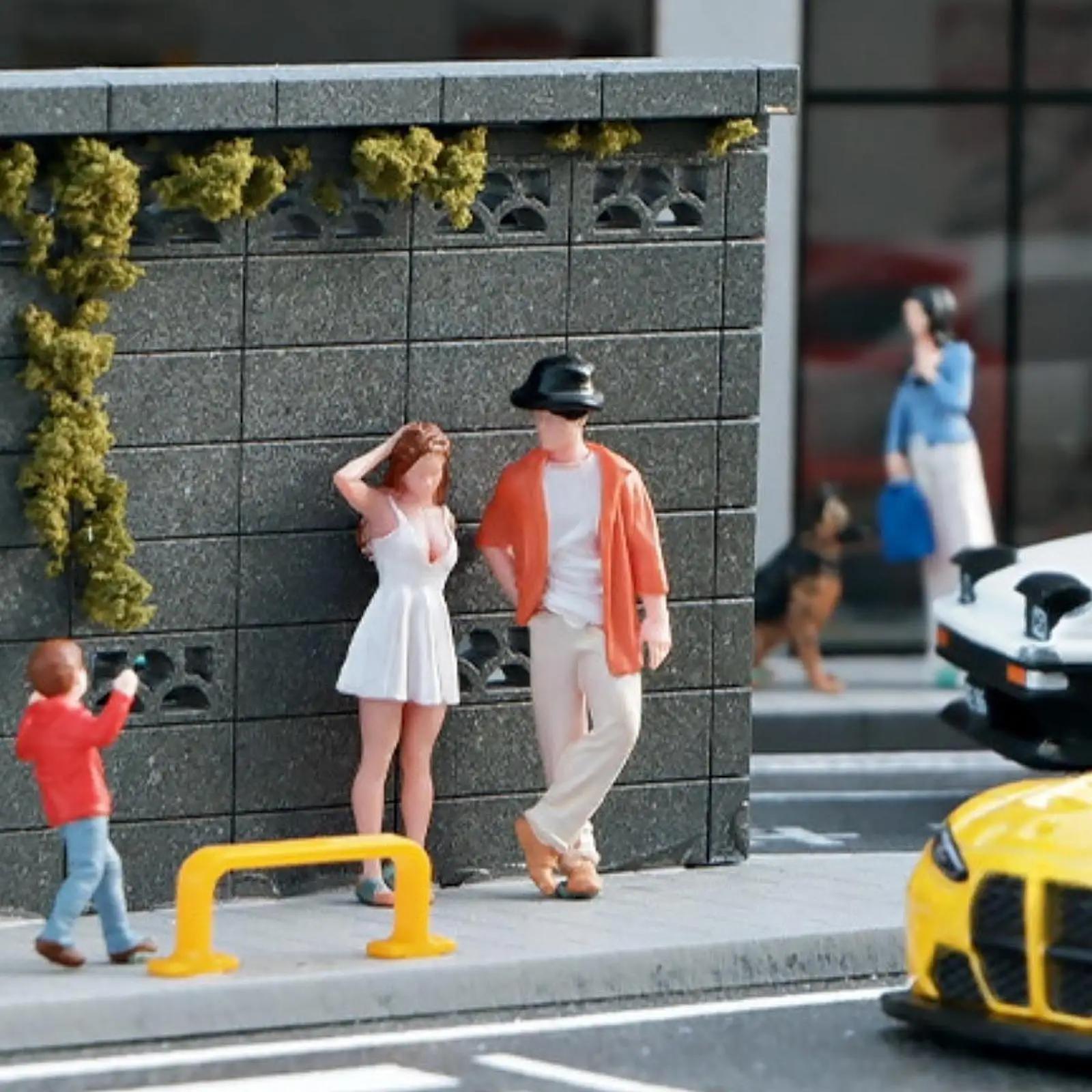 

1:64 Standing Man with Coat Model Diorama Scenery Resin People Figure Layout for Train Station Layout Fairy Garden Sand Table