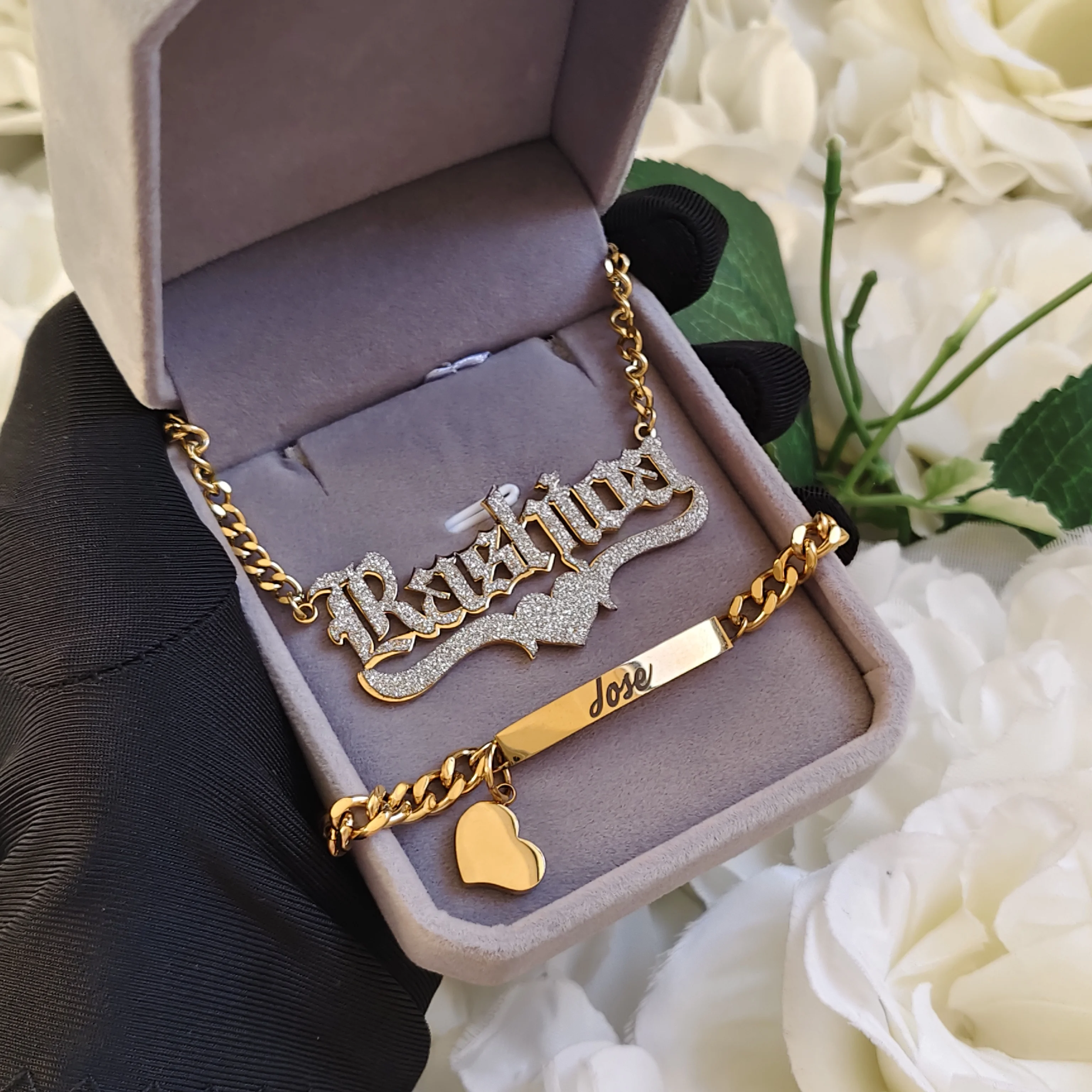 

DHQH новый индивидуальный именной набор персонализированные наклейки с буквами ожерелье выгравированный браслет подарок на день рождения от производителя прямые продажи