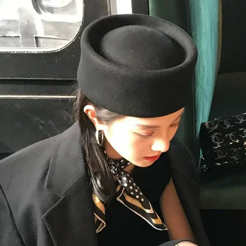 

Элегантные шерстяные фетровые береты с жестким верхом, женские английские шапки из искусственной шерсти, женские официальные вечерние сценические черно-белые береты, кепка