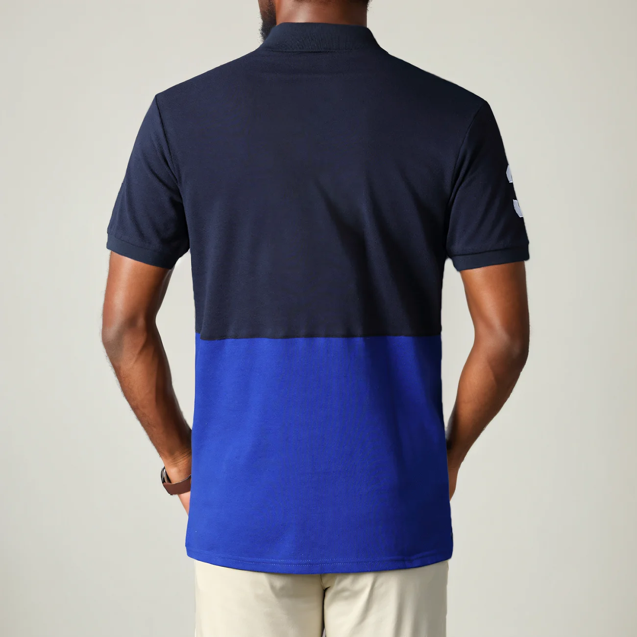 Neues Poloshirt für Herren mit Stickerei, Patchwork, Farbkontrast, schmaler Passform, klassischem Design, originellem Polokragen, aus reiner Baumwolle, atmungsaktiv. – Detail 3