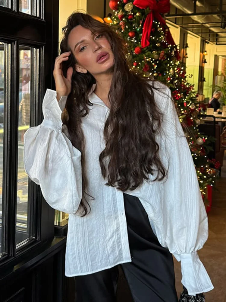 

White Pleated Bubble Sleeve Shirt Women Elegant Bubble Sleeves Flip Collar Loose Casual Top 2025 New Summer Holiday Street Wear