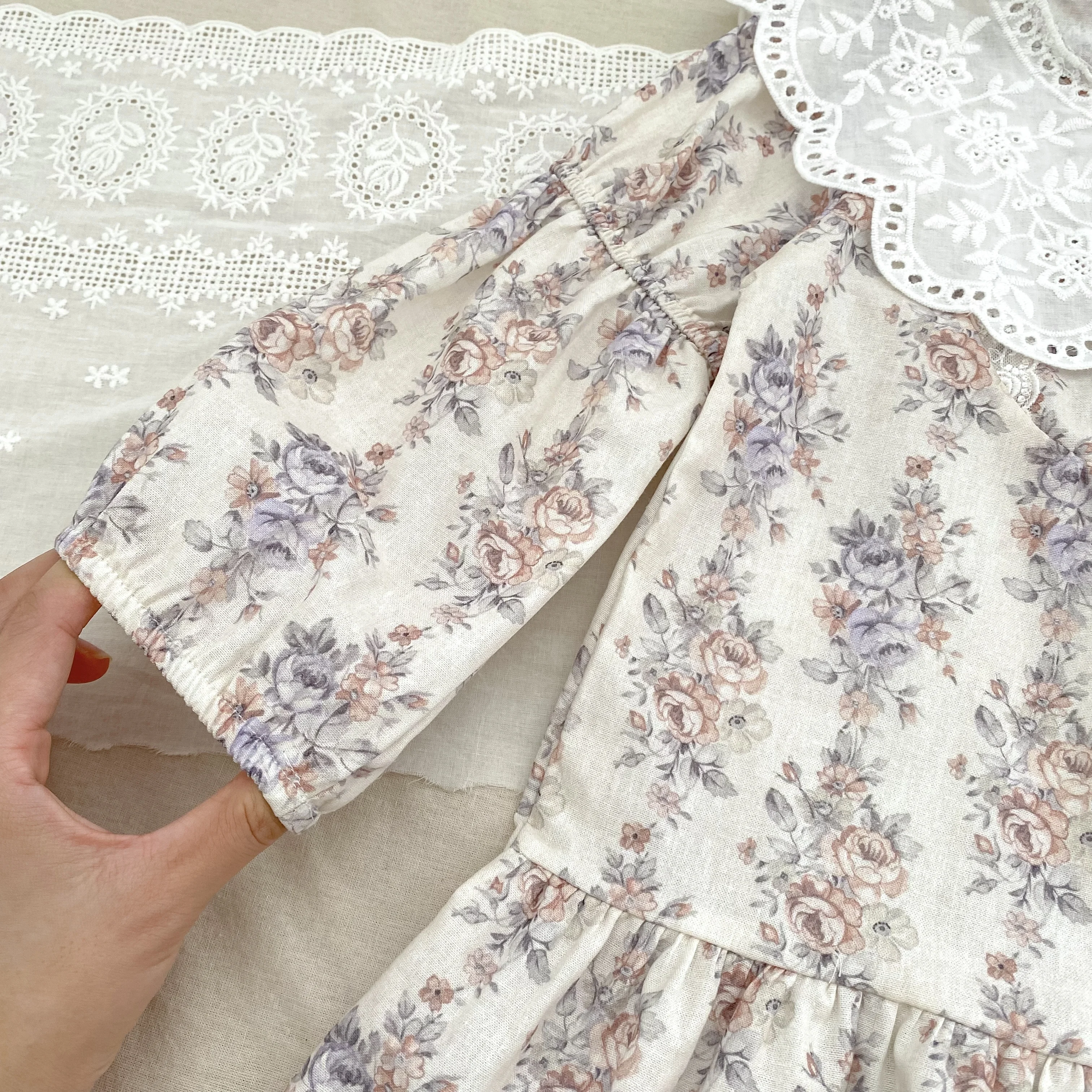 Herbst Blume Französisch Kontrast Revers Stil Mädchen Kleid Frühling Baby Kinder Lange Ärmeln Reine Baumwolle Spitze Süße Prinzessin Kleid – Detail 9