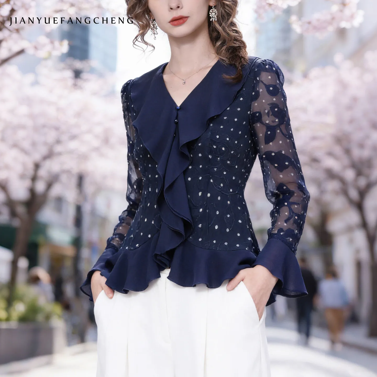 

Женская весенне-летняя прозрачная блузка из шифона с цветочным принтом, с длинным рукавом, V-образным вырезом, рюшами, в стиле ретро, приталенная, для работы и повседневной носки