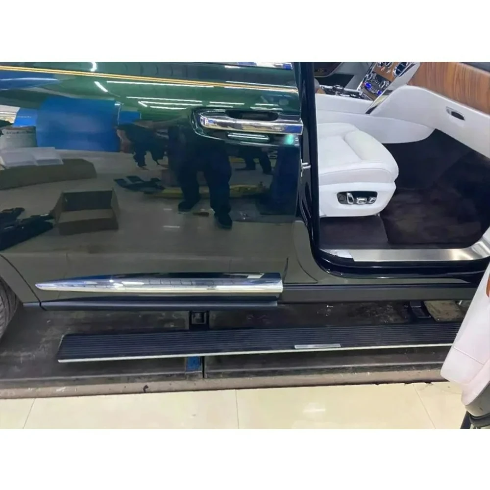 Exklusive Produktion für Rolls Royce Cullinan Vollautomatische schwarze elektrische Seitenstufen aus Aluminiumlegierung