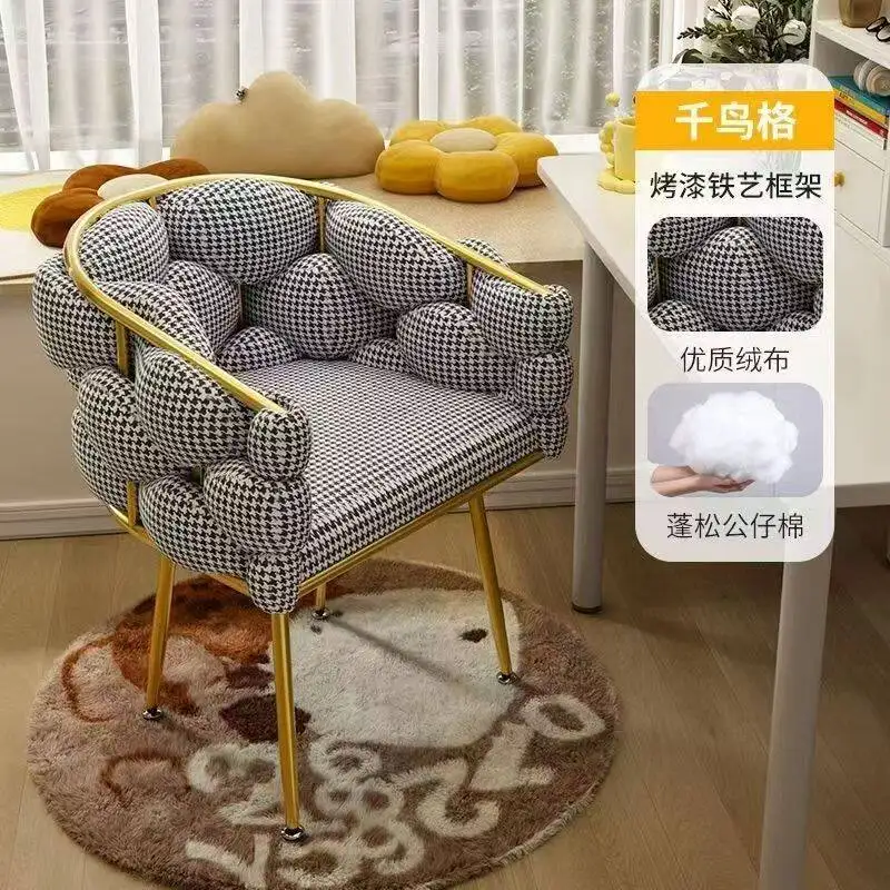 Fauteuils de salon modernes et confortables, design élégant, style relaxant, accessoires de luxe pou