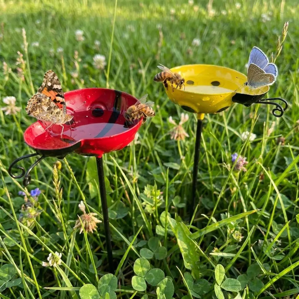 

Handcrafted Bee Watering Station Rust-resistant Ground Insert Bird Bath Stake Water Dispenser Iron Art Metal Garden Stake