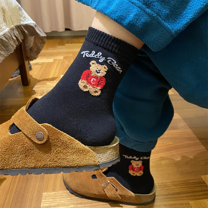 Calzini carini da donna eleganti dell'orso della signora del fumetto di buona qualità cotone stile Harajuku donna novità regali di natale Sox traspiranti