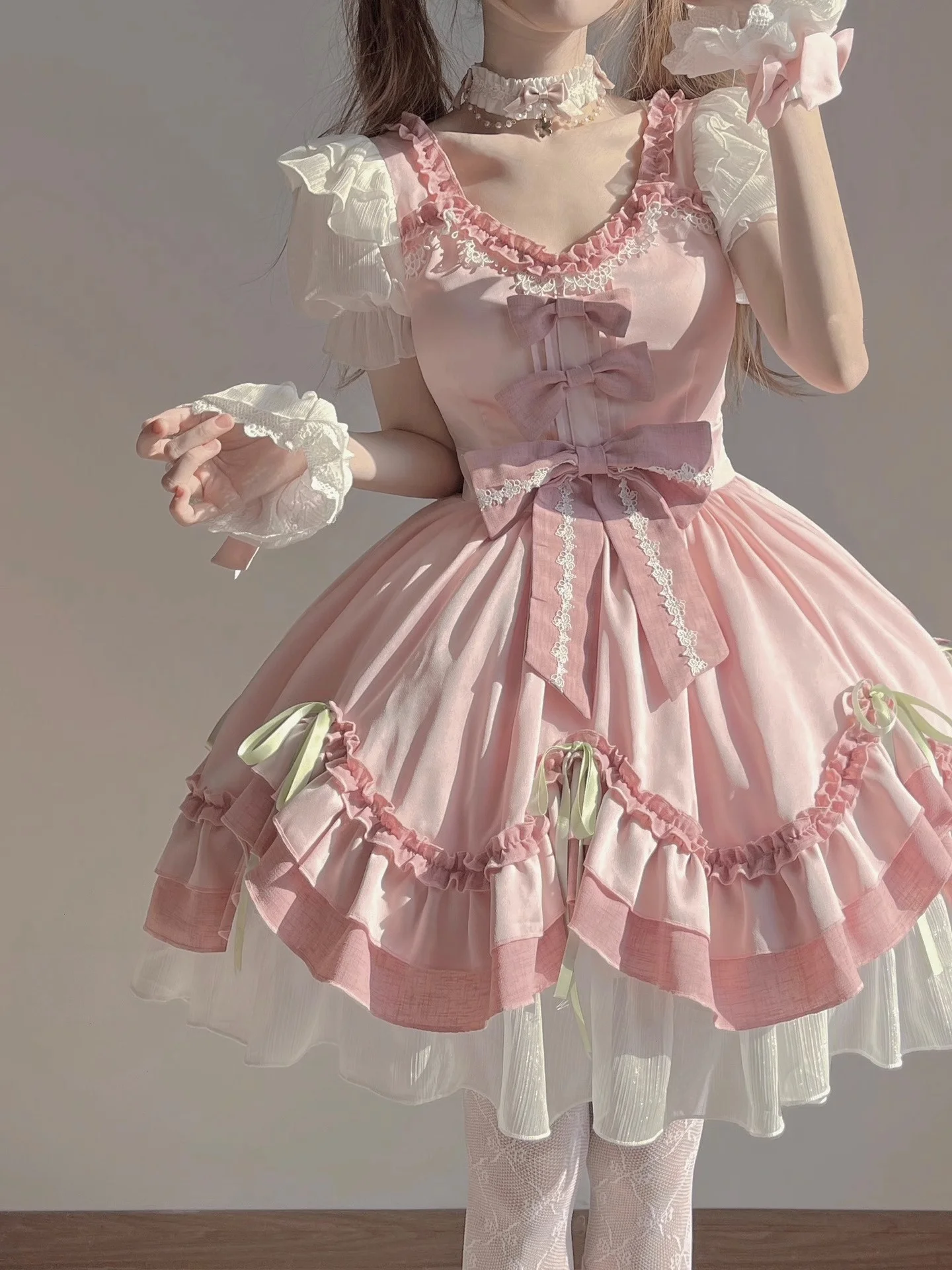 

Sweet Cute Pink Lolita Dress Sexy Maid Outfit Halloween Cosplay Costume Women French Servant Lolita Babydoll Dress Uniform Suit