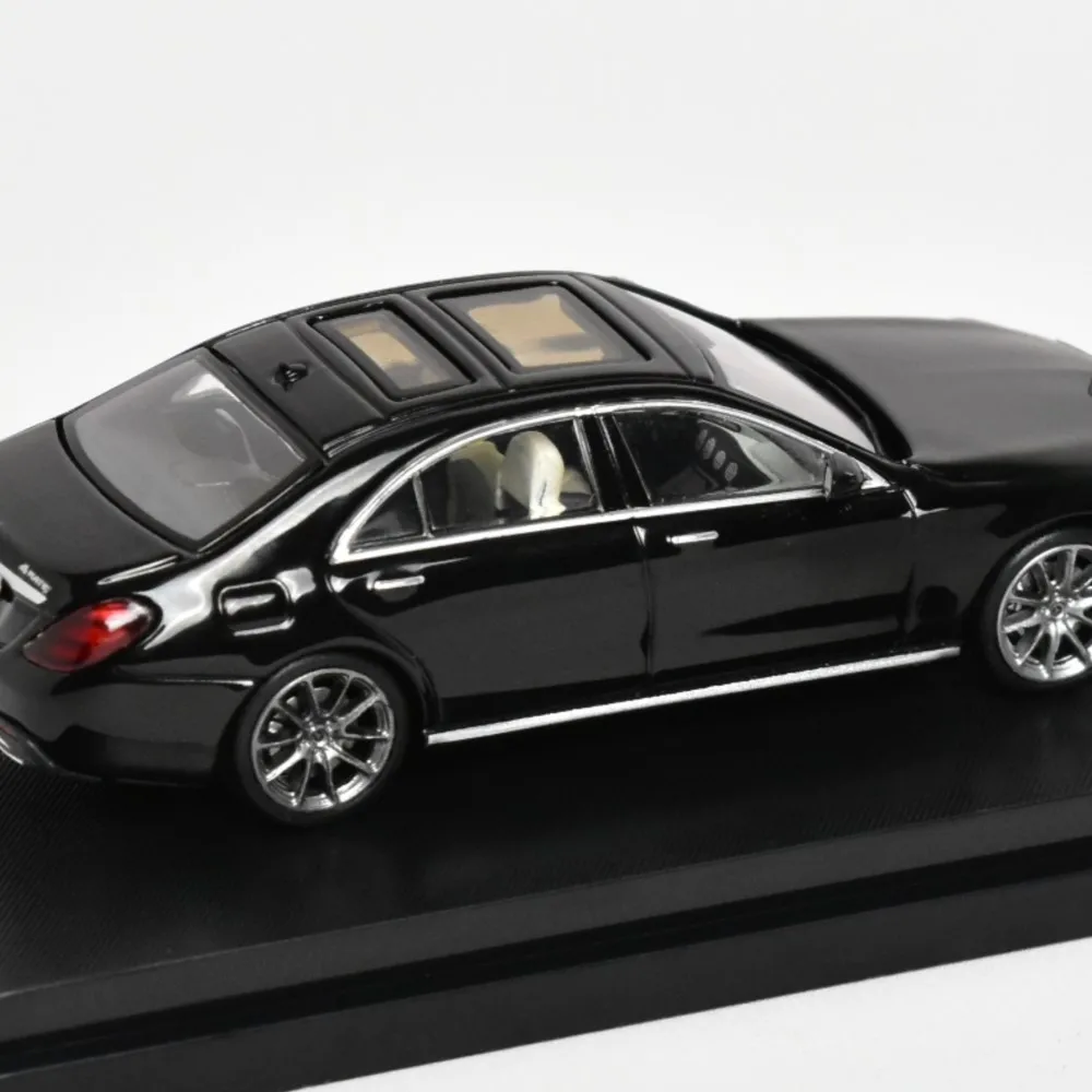 

Литая под давлением модель автомобиля для энтузиастов Master 1:64 S450 W222