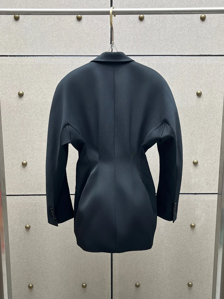 Black women's blazer—new for Autumn 2026, featuring a structured silhouette and a waist-defining fit.