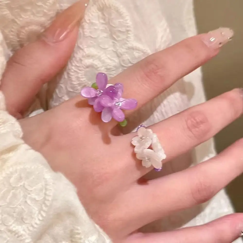 Korean Style Violet Flower Acrylic Ring Unique White Lily Index Finger Ring Creativity Fold Women Jewelry Elastic Beaded Ring