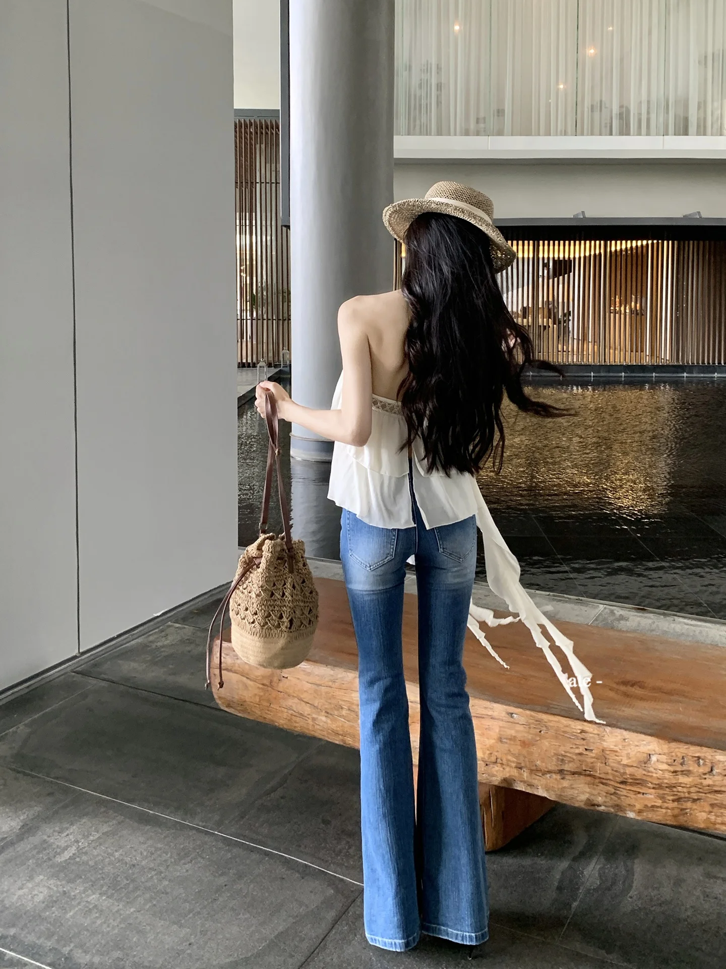 

Женские джинсы клеш с низкой посадкой, классические синие, с микроэластичной тканью, весенняя новинка, длинные брюки в ретро-стиле, из смесового хлопка, с естественной линией талии