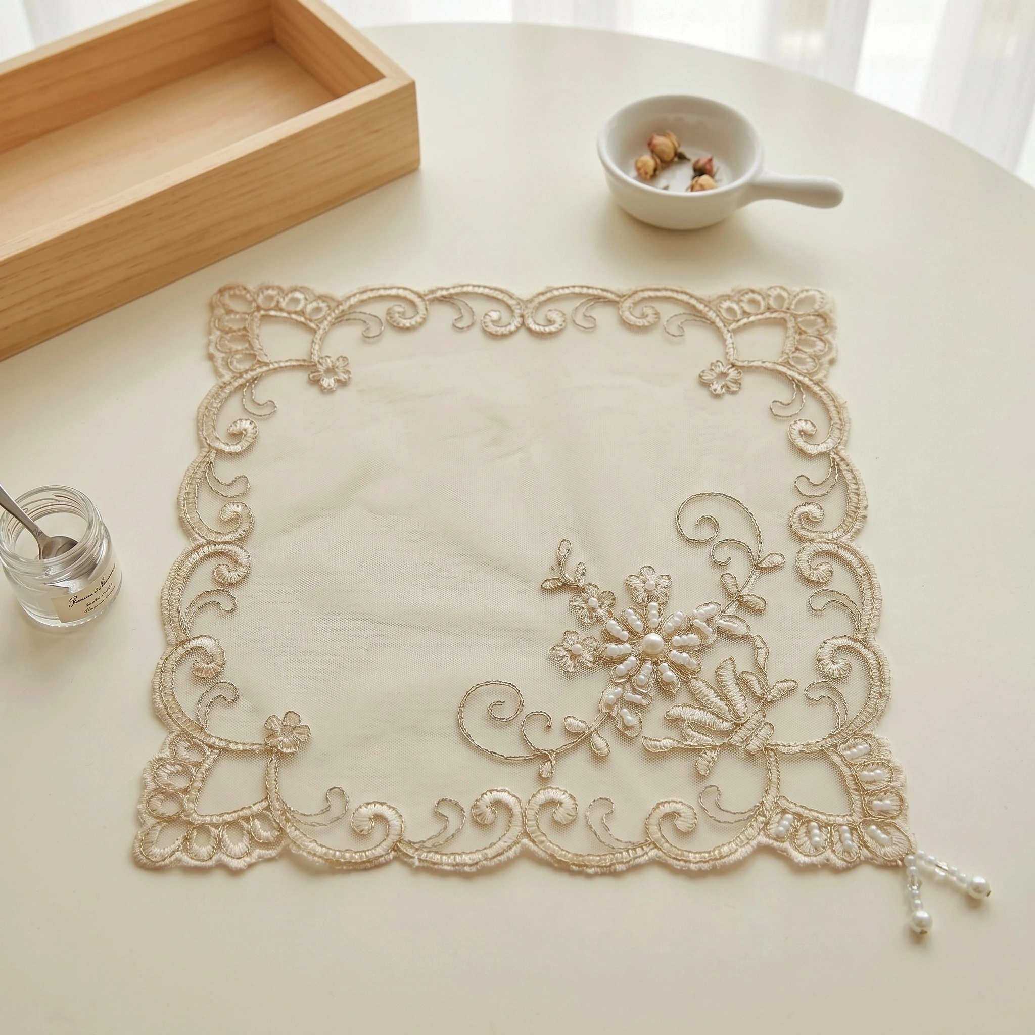 Tischsets für den Esstisch, 4er-Set, luxuriöse, durchsichtige Vintage-Spitzen-Tischsets, geometrische Tischdecke, bestickte Leinen-Tischdecke