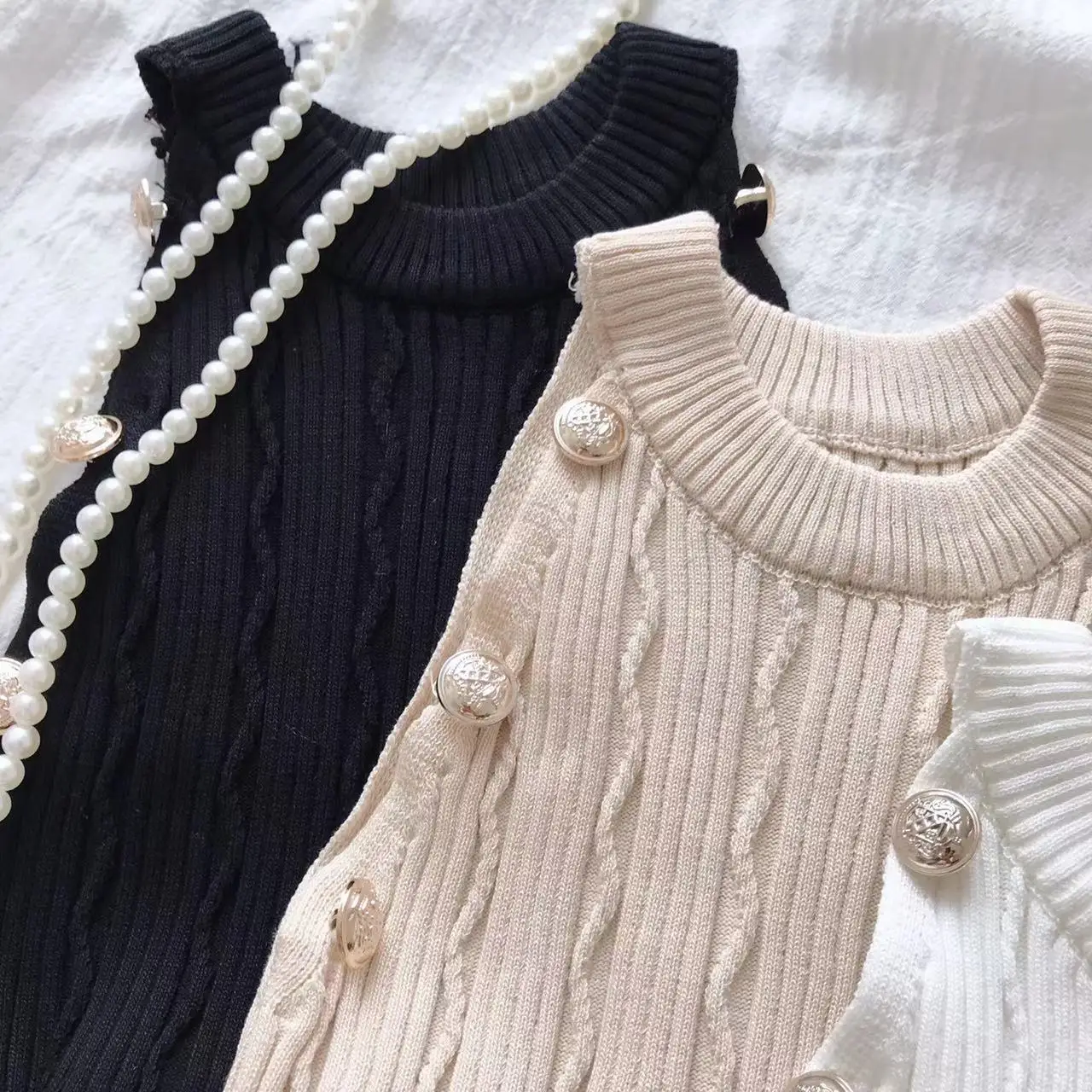 Camiseta de punto corta sin mangas con botones para mujer, camisola elástica, camisetas sin mangas con cuello Halter, Tops cortos para mujer 2024