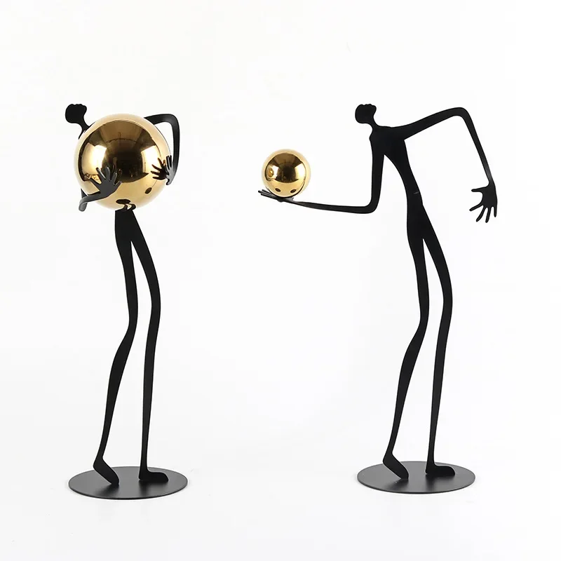 Metal Handicraft Abstract Portrait Sculpture Gold Ball-hugging Figure Metal Ornament Metal Figurine Home Decoration Accessories