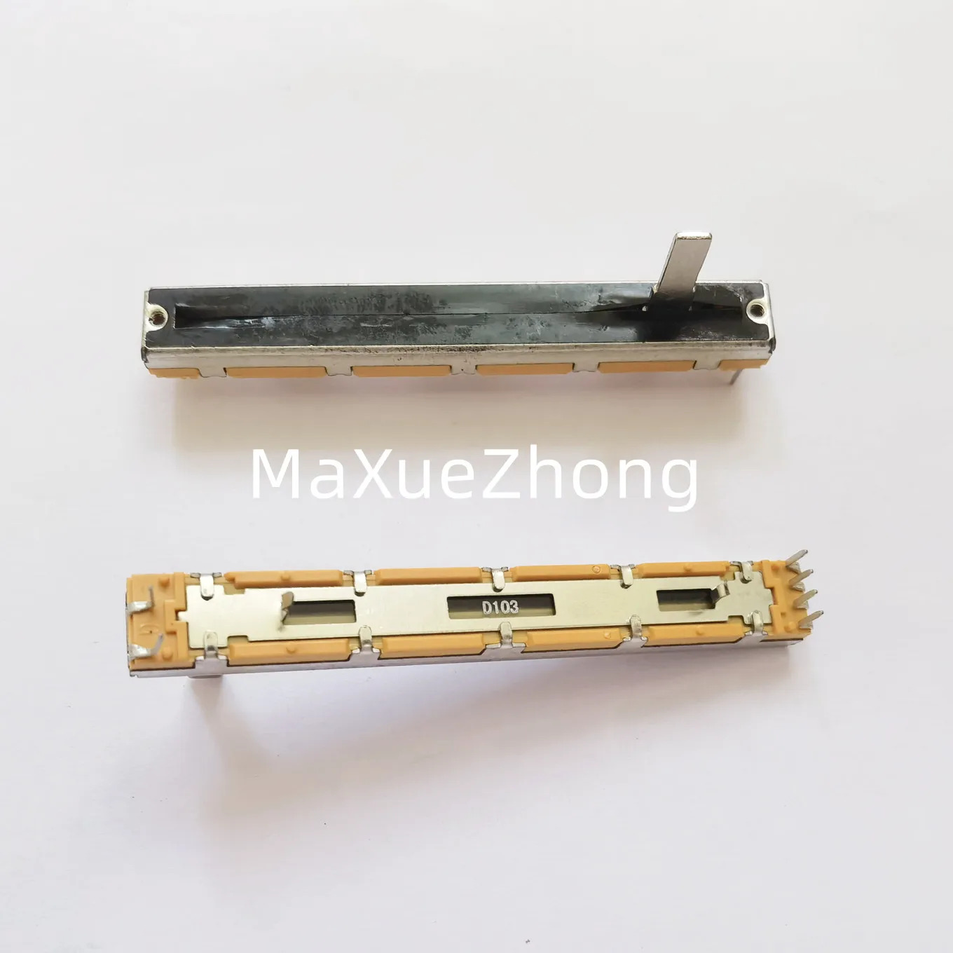 

Original new 100% 1622 FOLIO-4 mixer dual potentiometer G D10K (SWITCH)