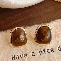 Boucles d'oreilles en ambre de luxe pour femmes, bijoux de style rétro français, accessoires cadeaux pour filles, tendance européenne, nouveau design élevé, mode 4