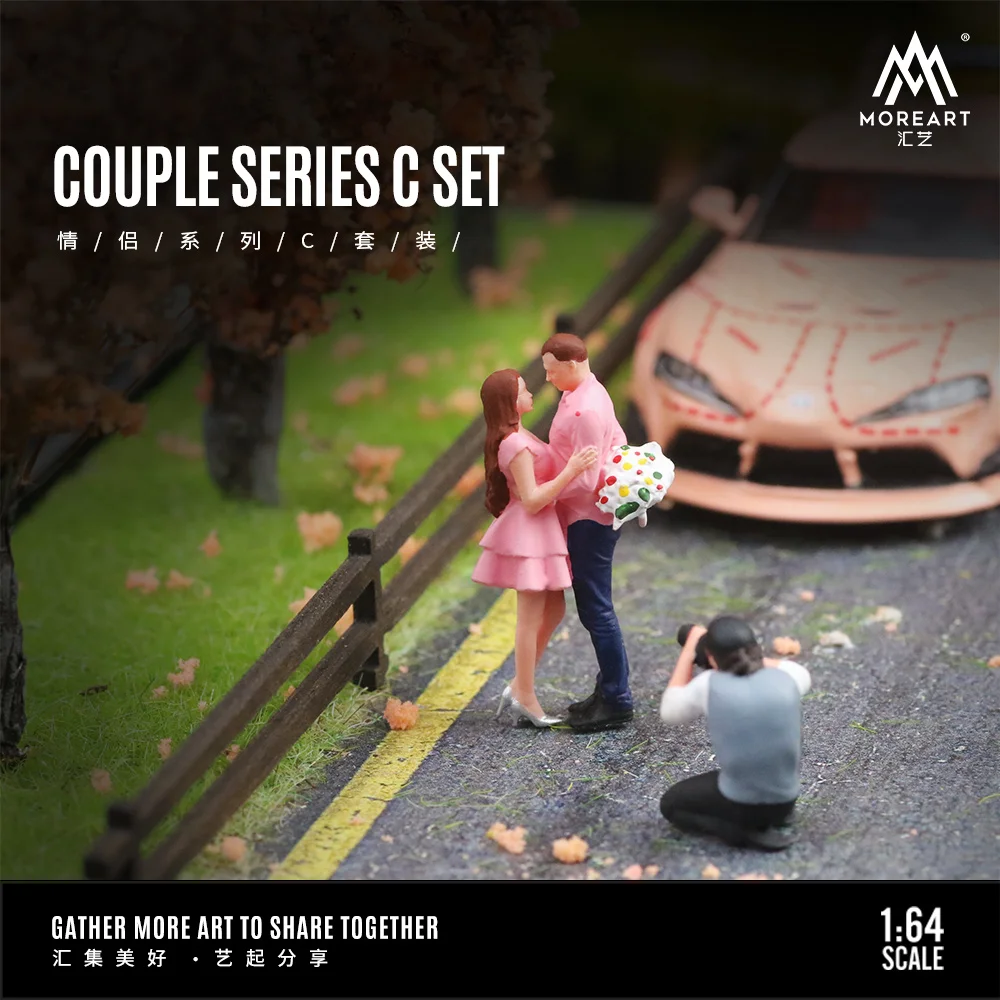 More Art 1:64 COUPLE SERIES C SET Display & Collection & Gift