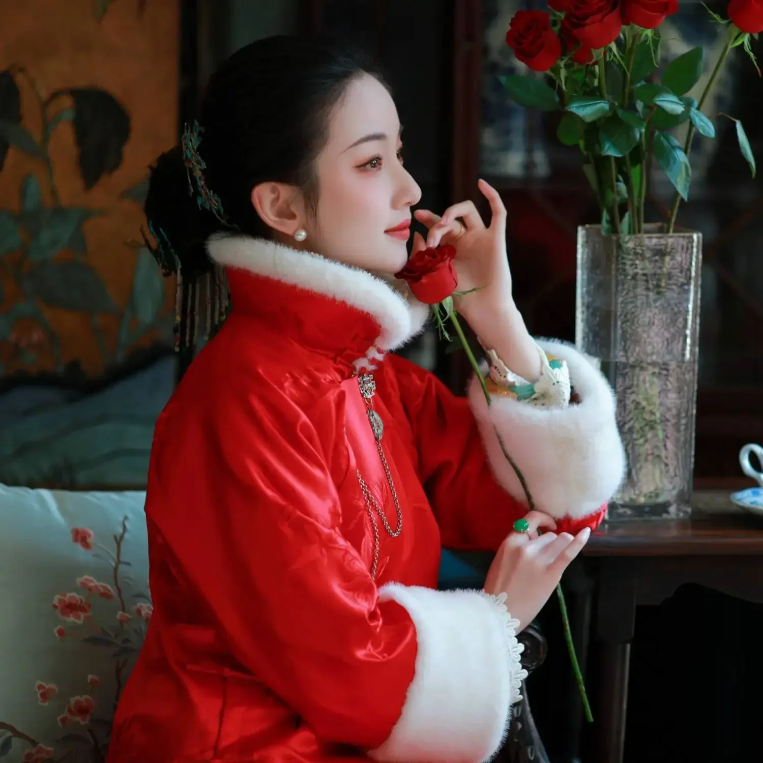 Autumn and winter red embroidered satin acetate retro ingot collar top fluffy coat
