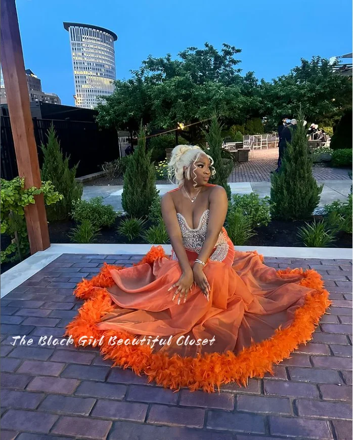 Elegant Orange Cocktail Dresses 2024 African Girls O Neck Sexy Feather Group Dresses Rhinestone Beaded Party Dresses