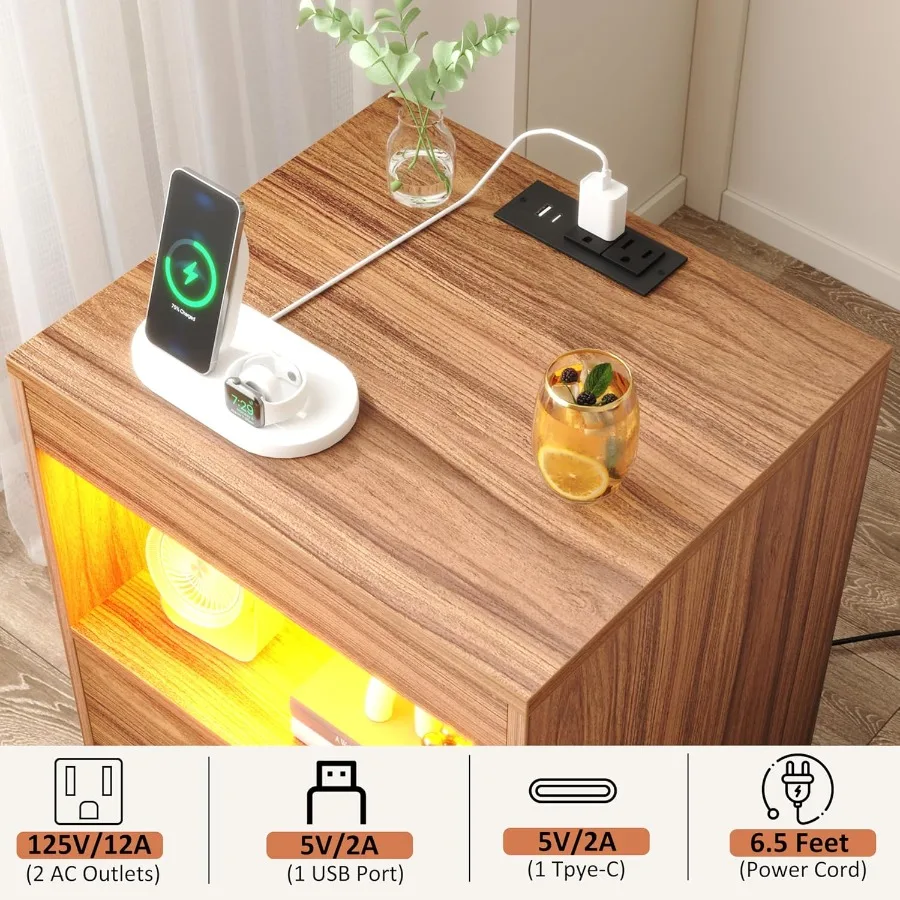 Mesita de noche moderna con iluminación LED y estación de carga integrada, mesa auxiliar con acabado de madera y dos estantes extraíbles