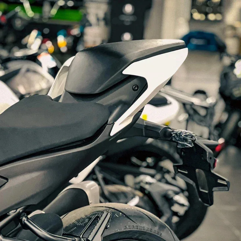 

CFMOTO 450SR 450NK 450SS 2022 2023 2024 Новая подушка заднего сиденья мотоцикла, обтекатель, кожаная подушка с верблюжьей спинкой