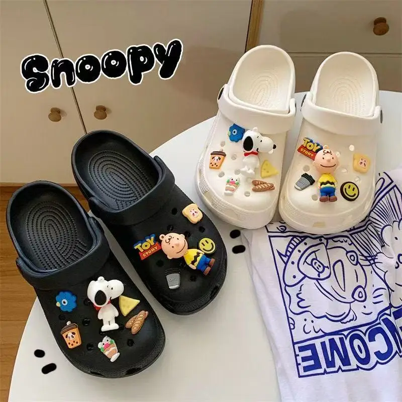 

real photo 2025 summer new Couple Home Female Cute Snoopy Bathroom Anti Slip sandal fashion women black white plus Slipper Crocs