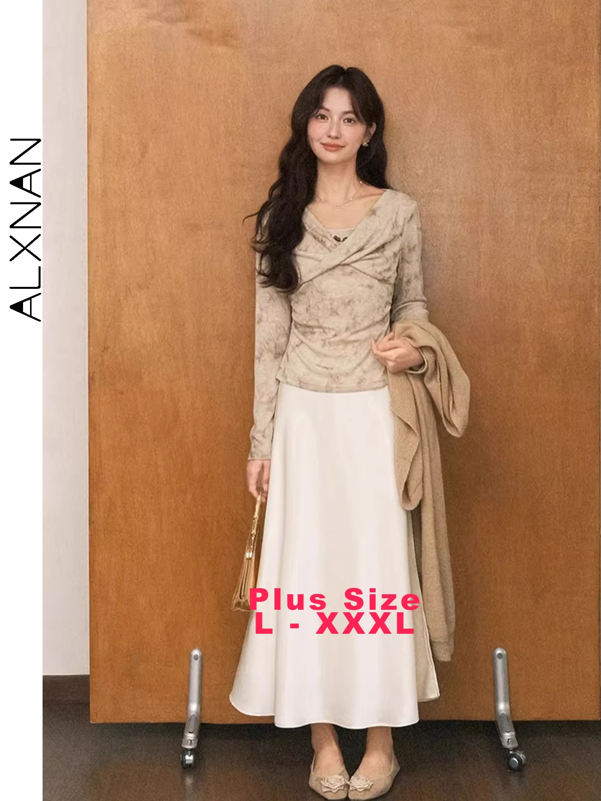 

ALXNAN Plue Size Khaki T-shirt Women Bow-Adorned Crisscross Ruched Detail T-shirt Long Sleeve Beaded V-neck Slim-fit Tops D12772