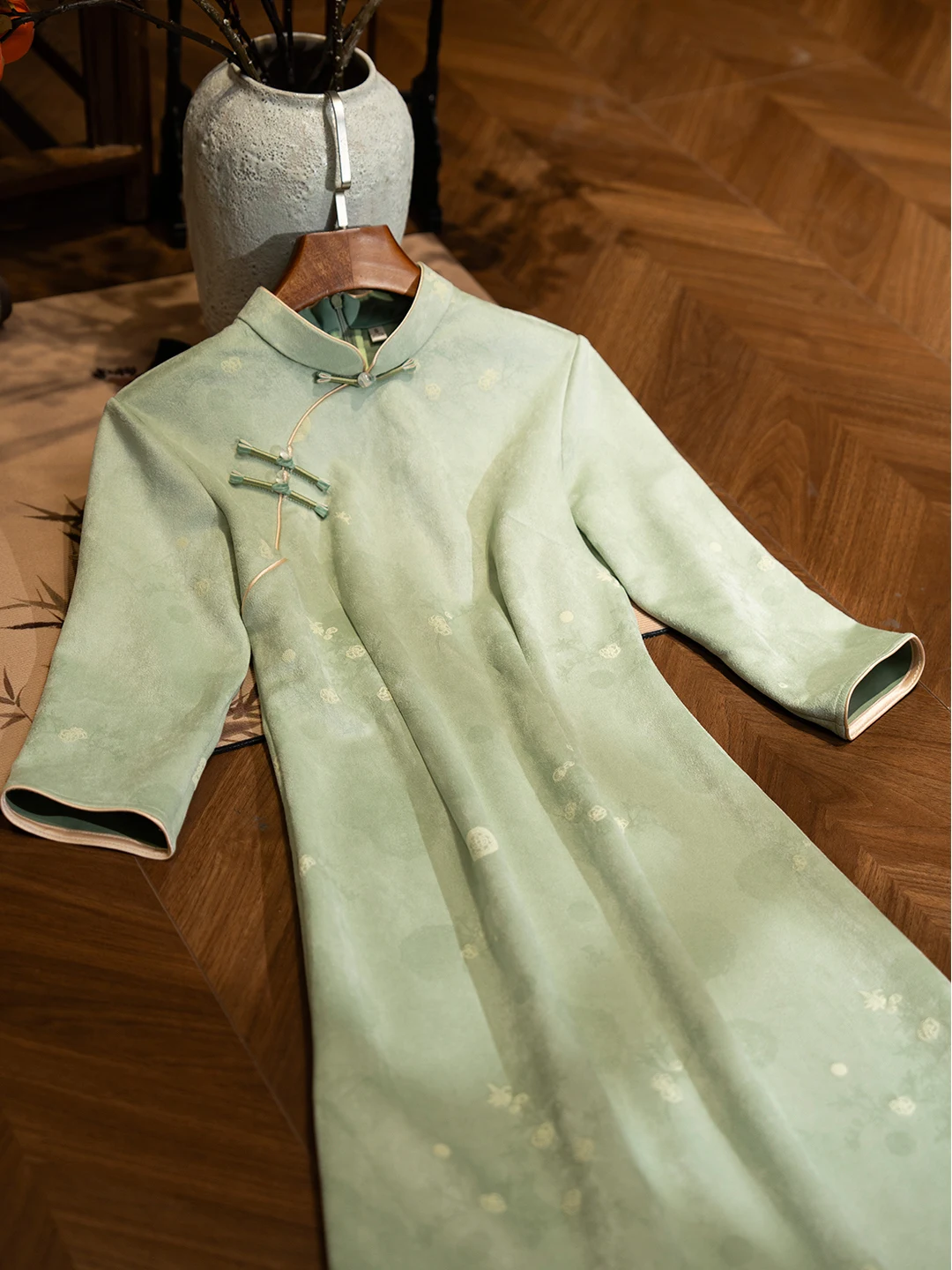 young-women's-een-dr-vintage-sle-long-sve-daily-wear-beautiful-meticulously-designed-chinese-sle-long-q