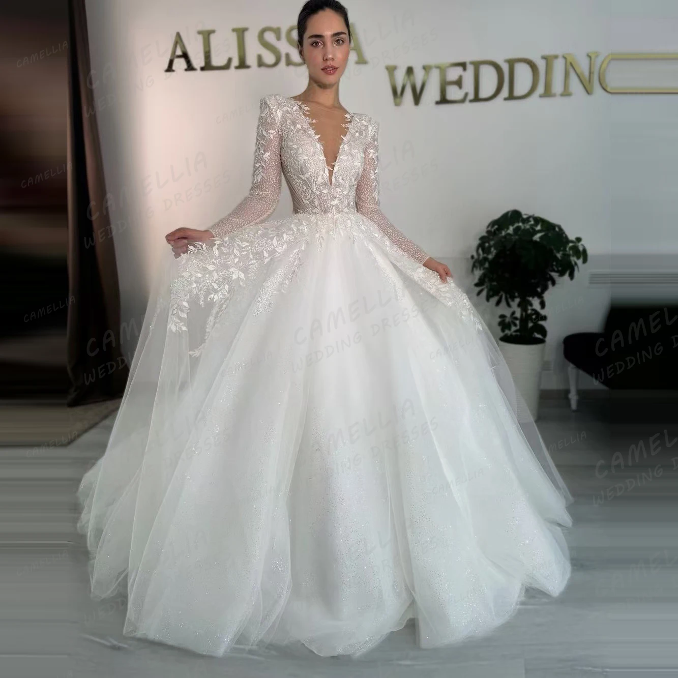 

Luxury Wedding Dresses A Line Sexy V Neck Bridal Gowns Appliques Long Sleeve Backless Elegant Princess Tulle Vestidos De Novia