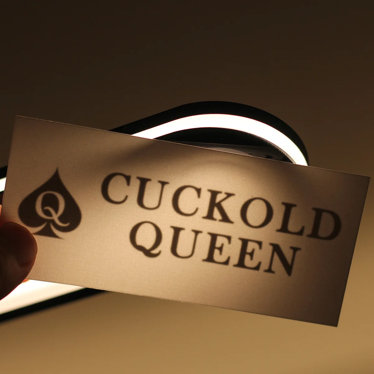 Tatouage temporaire Cuckold Queen pour adultes – Autocollant corporel artistique pour hommes et femmes – Application facile, imperméable, longue durée