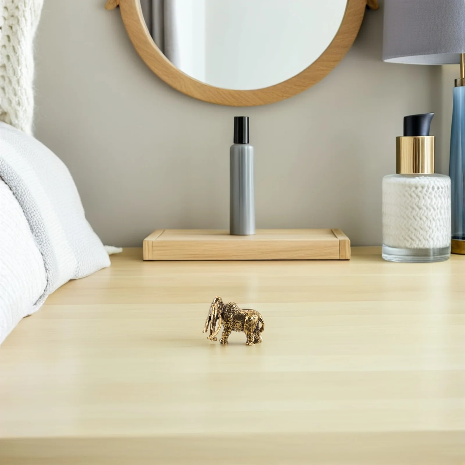 

Vintage Small Brass Elephant Sculpture Miniature Animal Ornament Tea Pet Desktop Decoration Statue