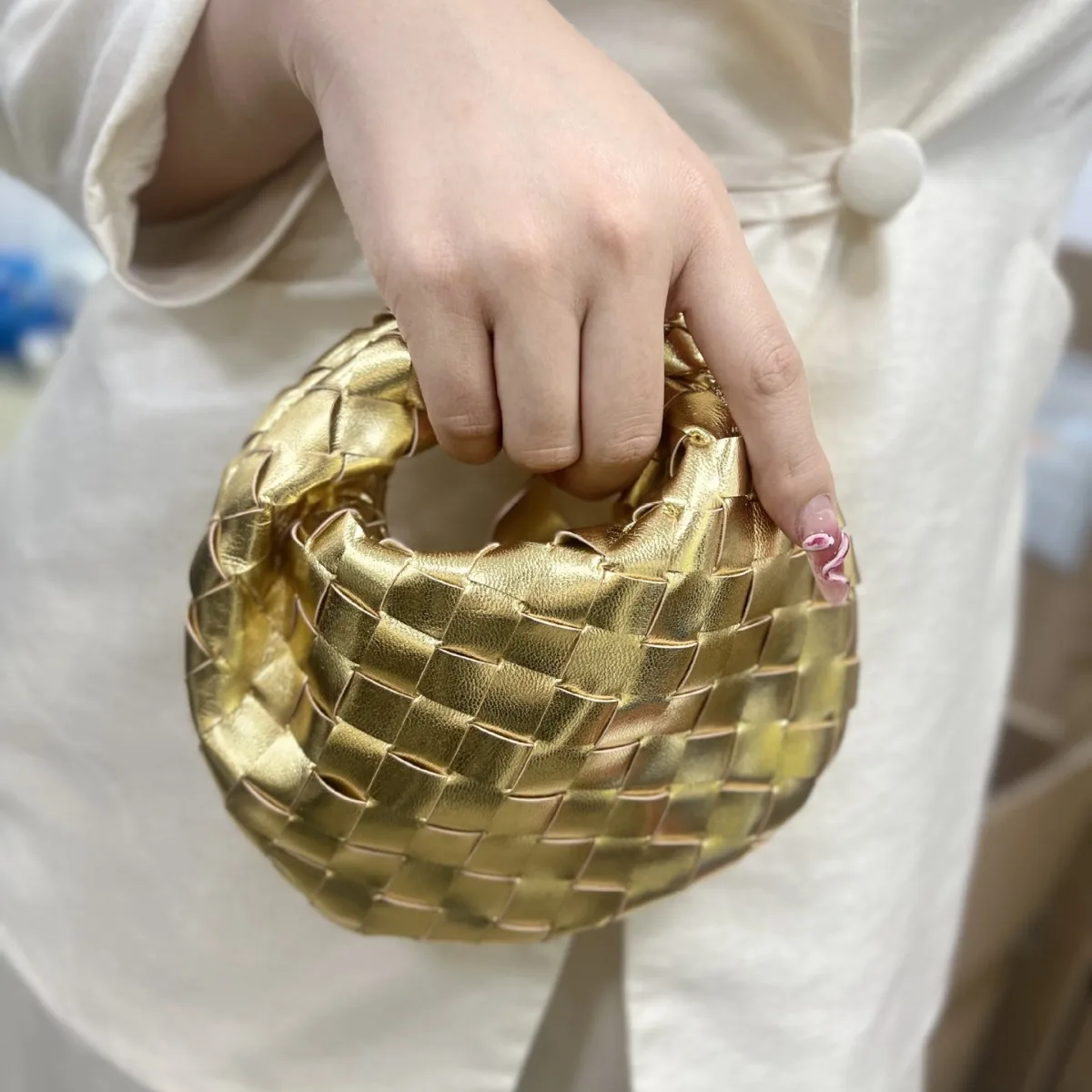 

Bestselling hand woven cloud bag, fashionable and compact hand-held bag, cute dumpling bag, handbag