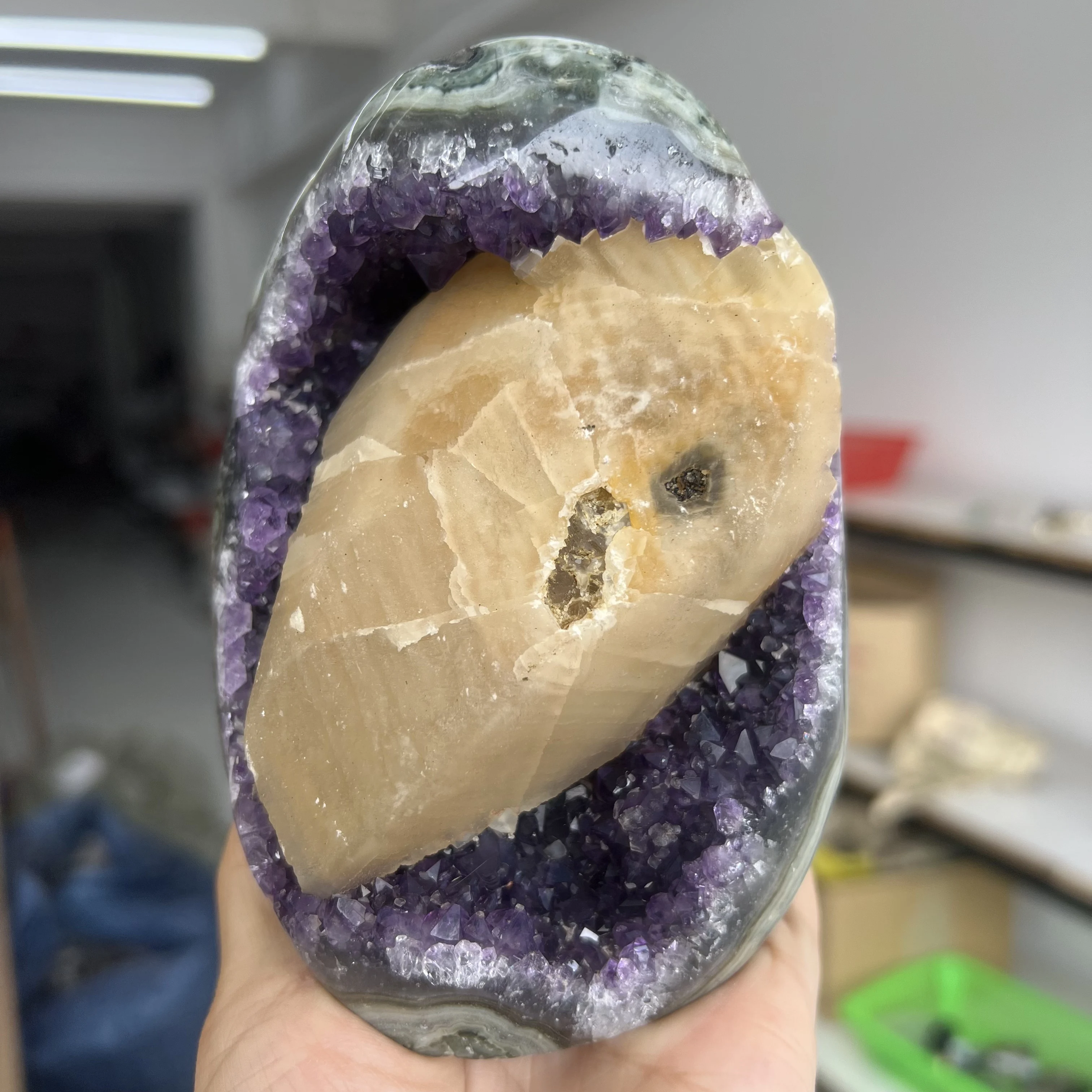 

1160g 12.5cm Natural Uruguay Dream Amethyst Quartz Crystal Cluster stand