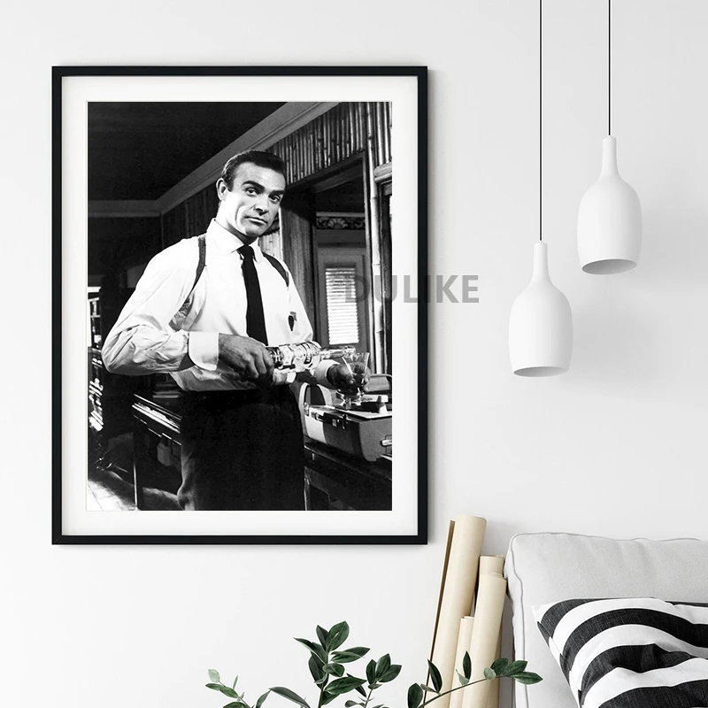Gentleman Spy Movie 007 Poster Art Canvas Painting , Fashion Man In A Suit  Makeup Prints Wall Art Pictures Home Decor