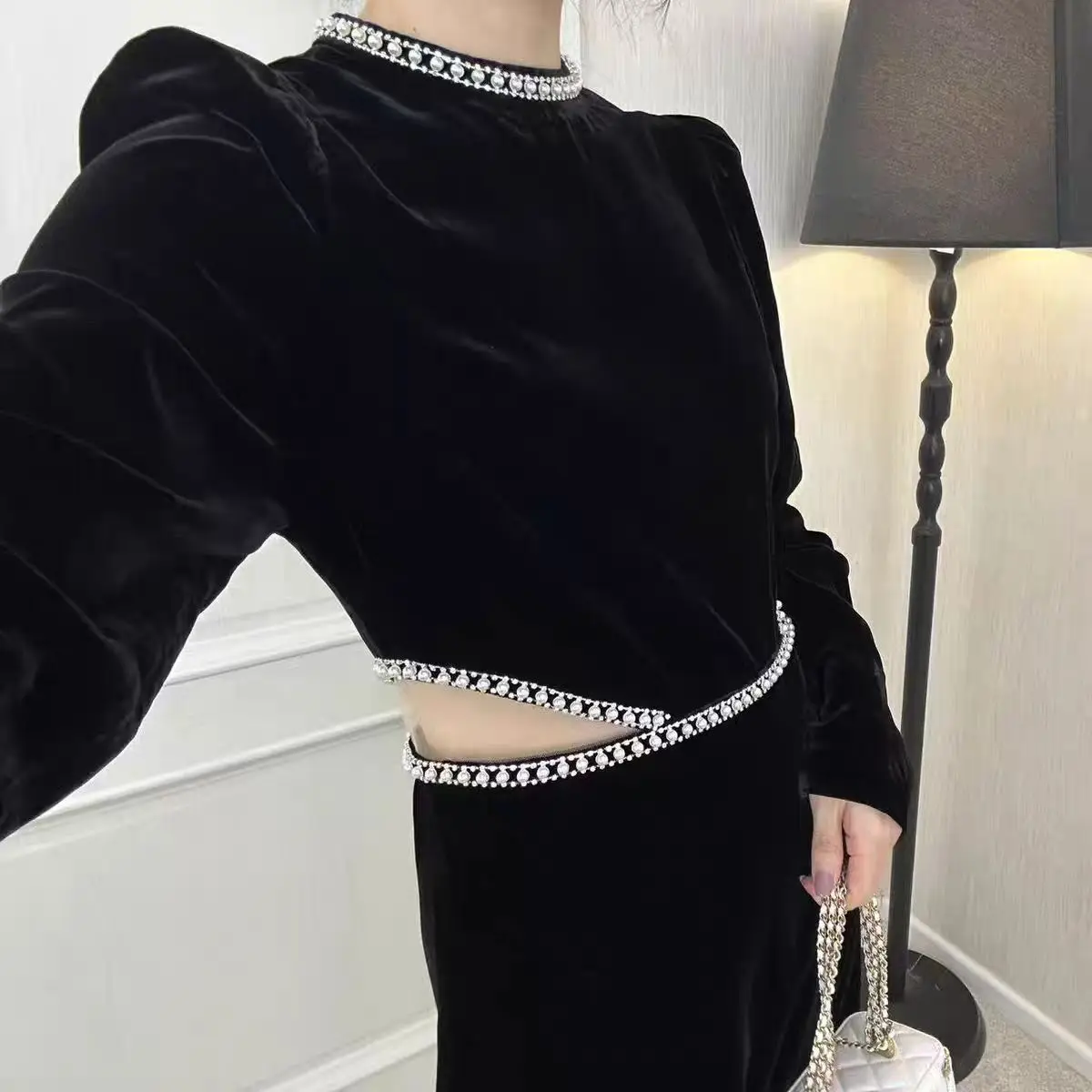 Velvet Black Dress with Studded Beads and Diamonds, Round Neck, Exposed Waist, Bubble Sleeves, Elegant, 2024 Autumn/winter New